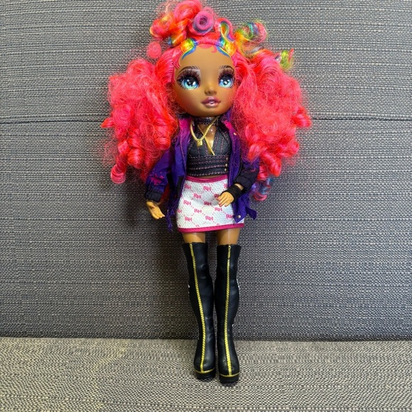 MGA Rainbow High Carmen Major Rockstar Doll Special Edition - Picture 1 of 5